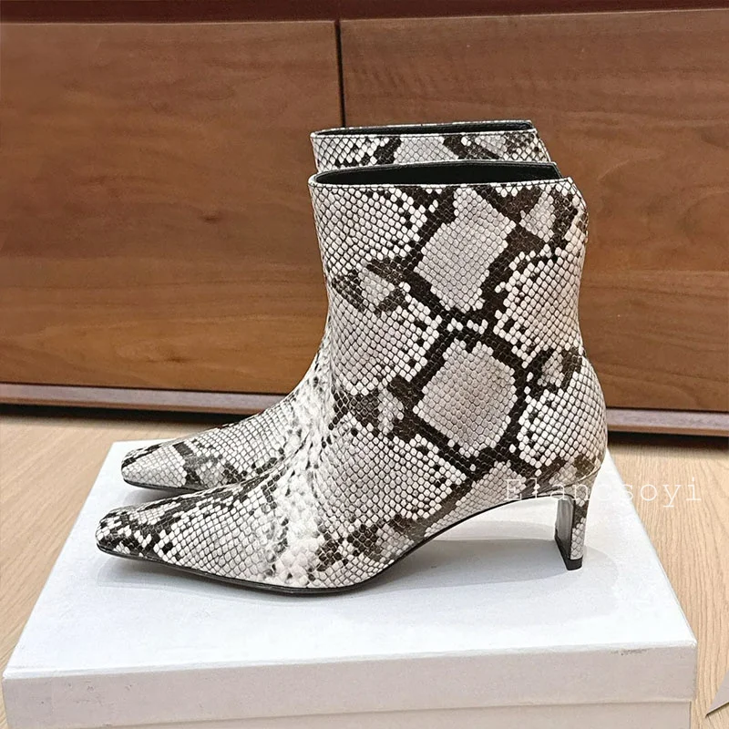 Stivaletti da donna in vera pe - Street Fashion Rome 2025 recensione e prezzo