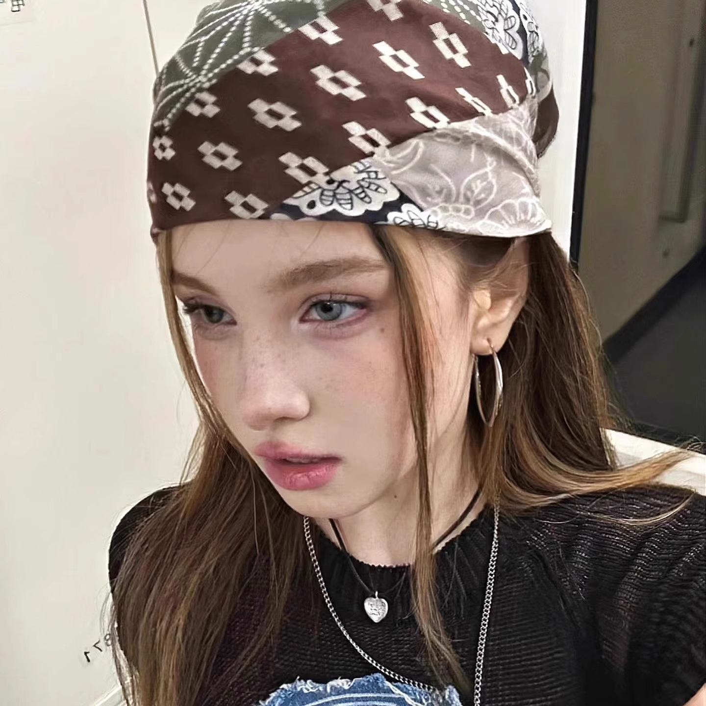 Foulard Quadrato Stile America - Street Fashion Girl recensione e prezzo
