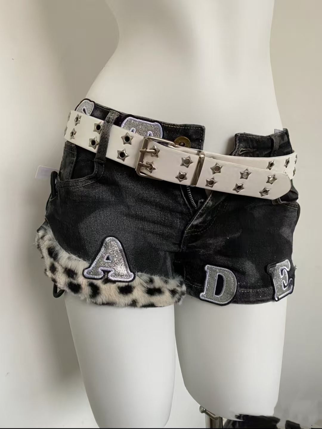 Y2k Pantaloncini di jeans con  - Street Fashion Girl recensione e prezzo
