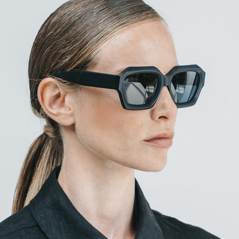 Occhiali da sole con montatura - Street Fashion Photographers recensione e prezzo