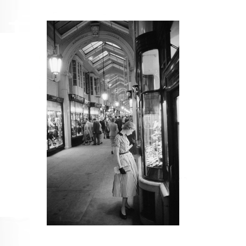 Slim Aarons, Burlington Arcade - Street Fashion Photographers recensione e prezzo