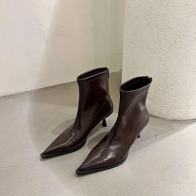 Autunno Nuovo 2025 Street Styl - Street Fashion Rome 2025 recensione e prezzo